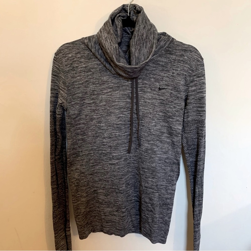 Nike Dri-Fit Long Sleeve Pullover